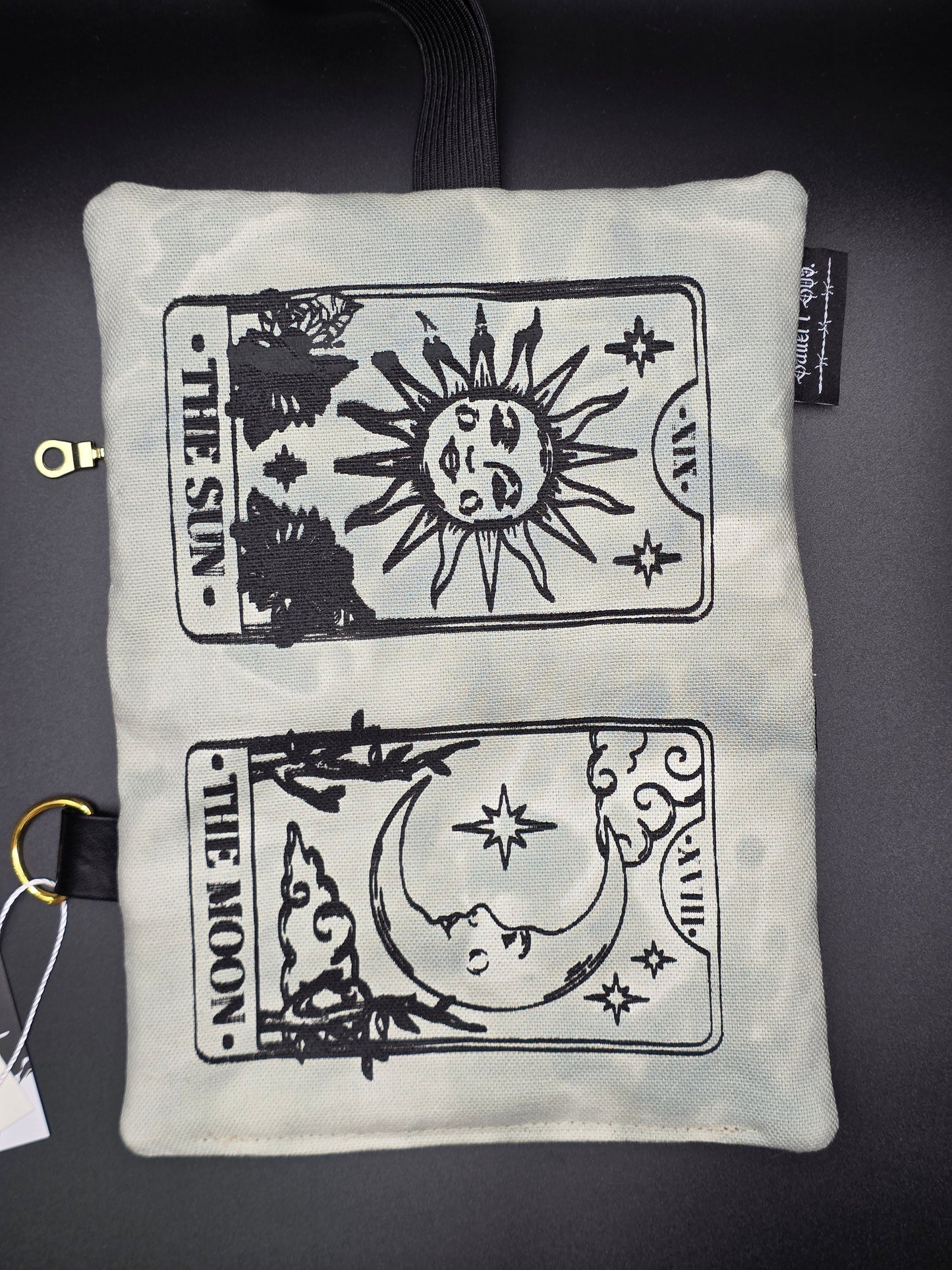 4.2 Tabacco pouch, Sun&Moon Tarot, smokey light blue batik (B - Ware*) - DIE FRECHE GÖRE