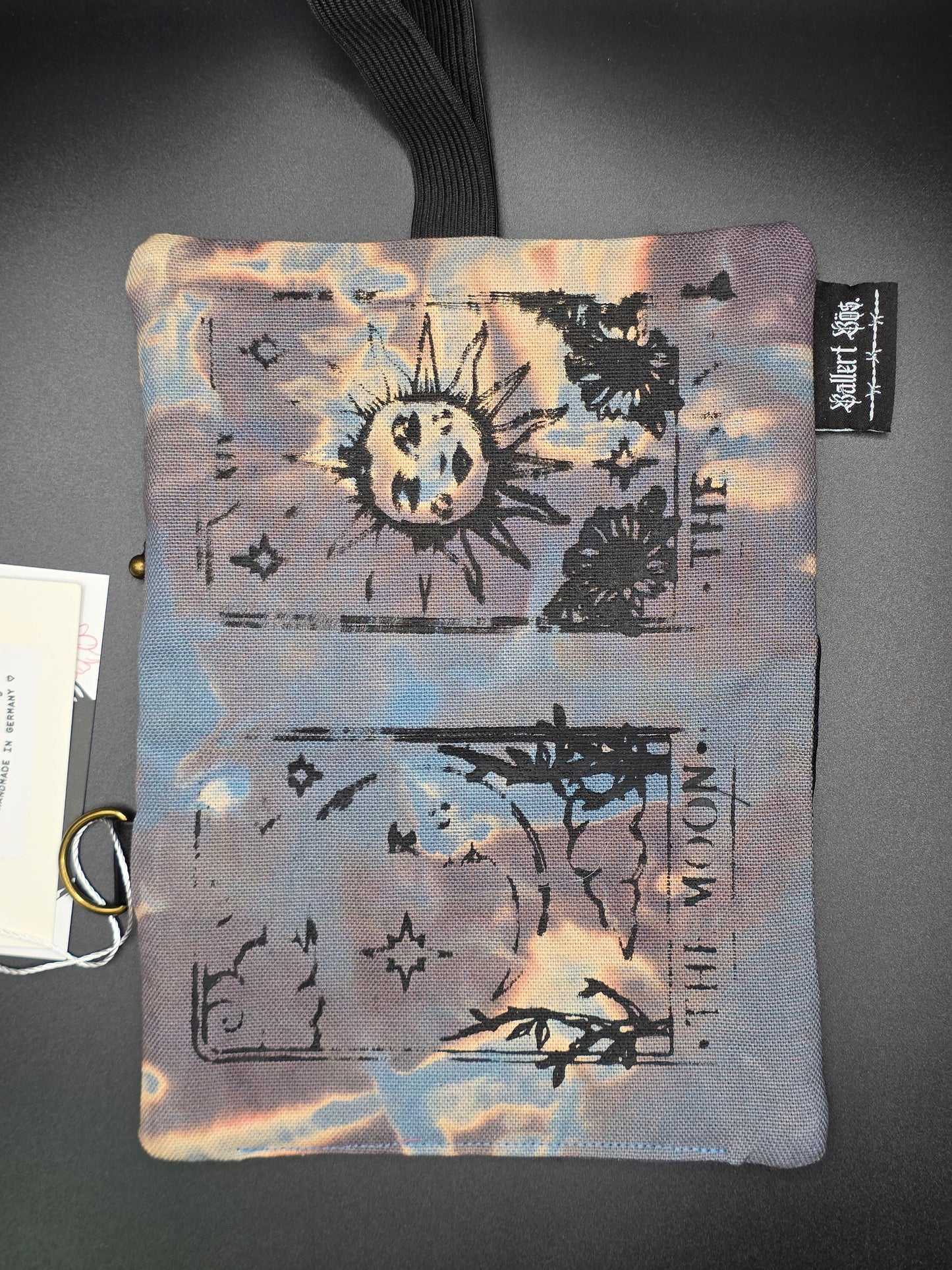 4.4 Tabacco pouch, Sun&Moon Tarot, gray batik (B - Ware*) - DIE FRECHE GÖRE