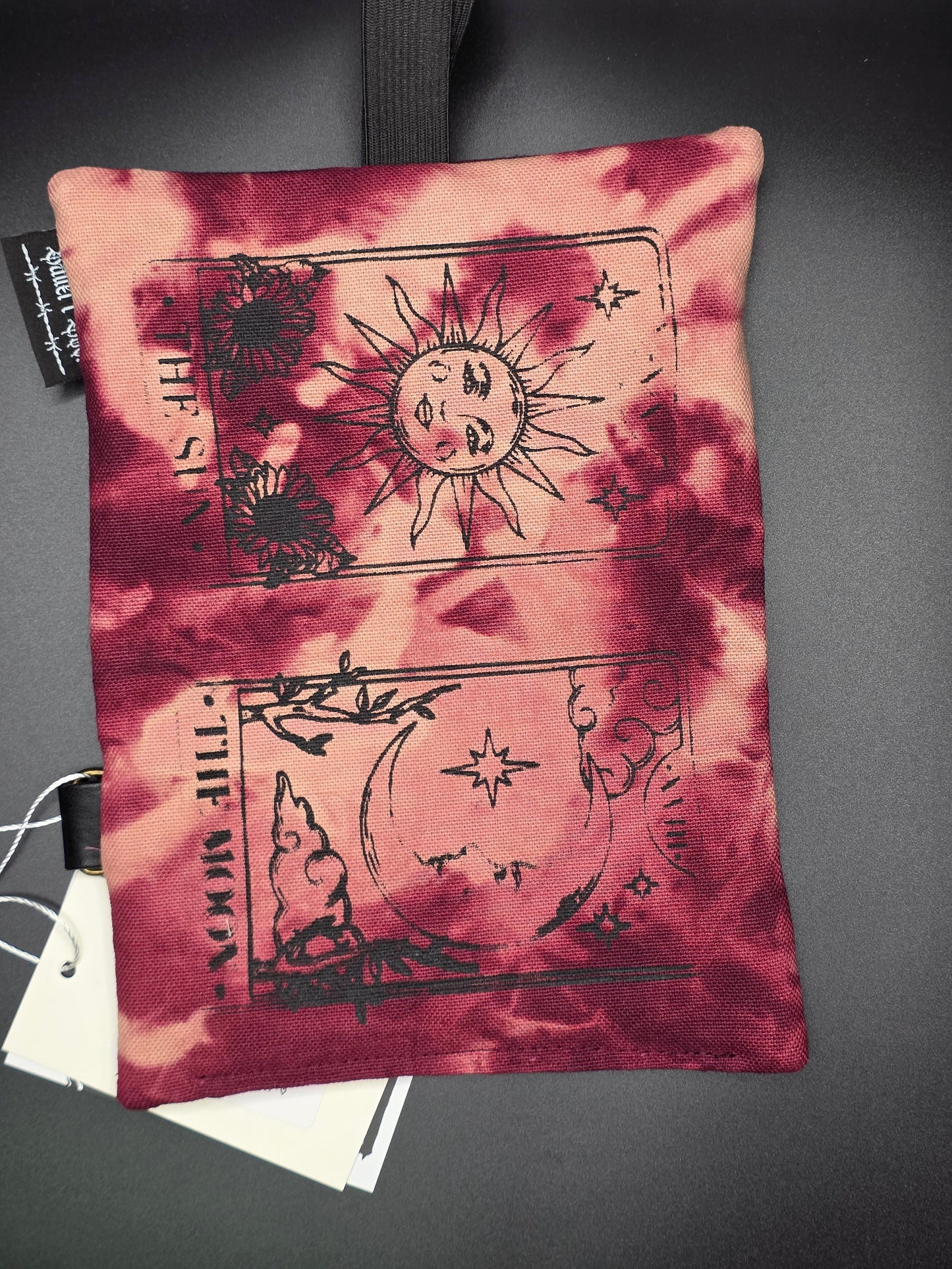 4.6 Tabacco pouch, Sun&Moon Tarot, burgundy batik (B - Ware*) - DIE FRECHE GÖRE