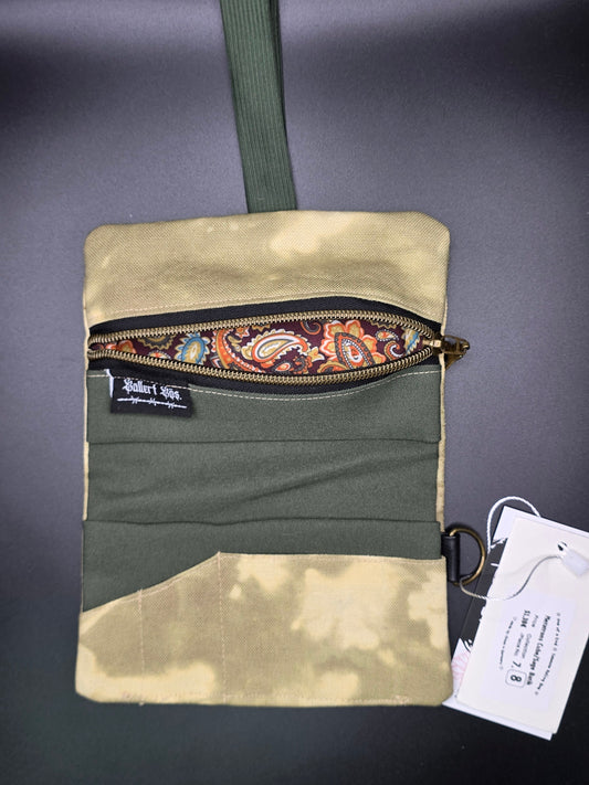 7.8 Tabacco pouch, Metatrons Cube, sage green batik - DIE FRECHE GÖRE