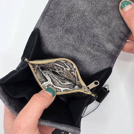 Geldbeutel (Upcycled Trash) Nr. 11 (Juni) - hidden Snakes - DIE FRECHE GÖRE