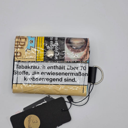 Geldbeutel (Upcycled Trash) Nr. 3 (Juni) - hidden green Cats - DIE FRECHE GÖRE