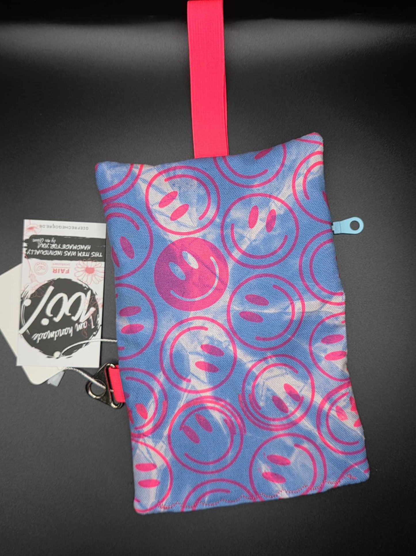 TT9.2 Tabacco pouch, Smileys