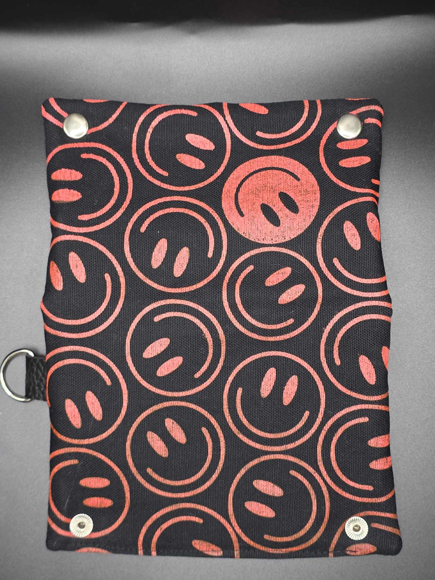 TT11.2 Tabacco pouch, neon Smileys