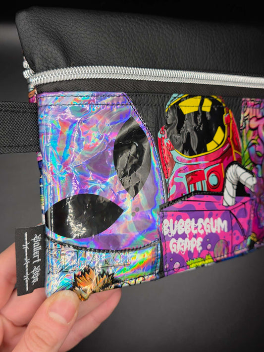 TB1.6 Trippy Zip Bag - upcycled *B-Ware*