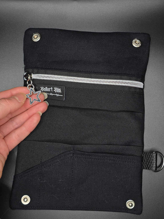 TT11.8 Tabacco pouch, eat the rich