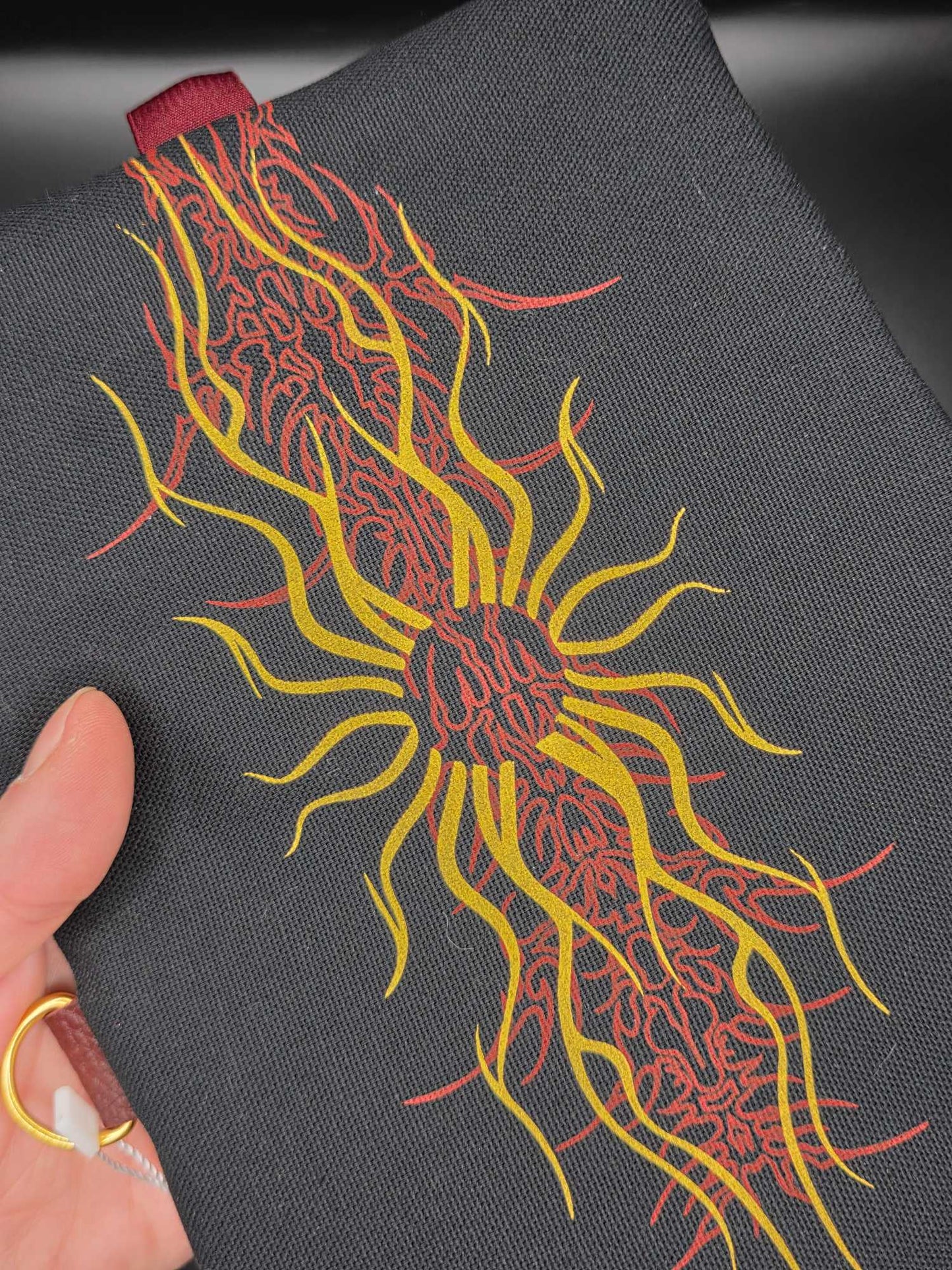 TT9.4 Tabacco pouch, Tribals