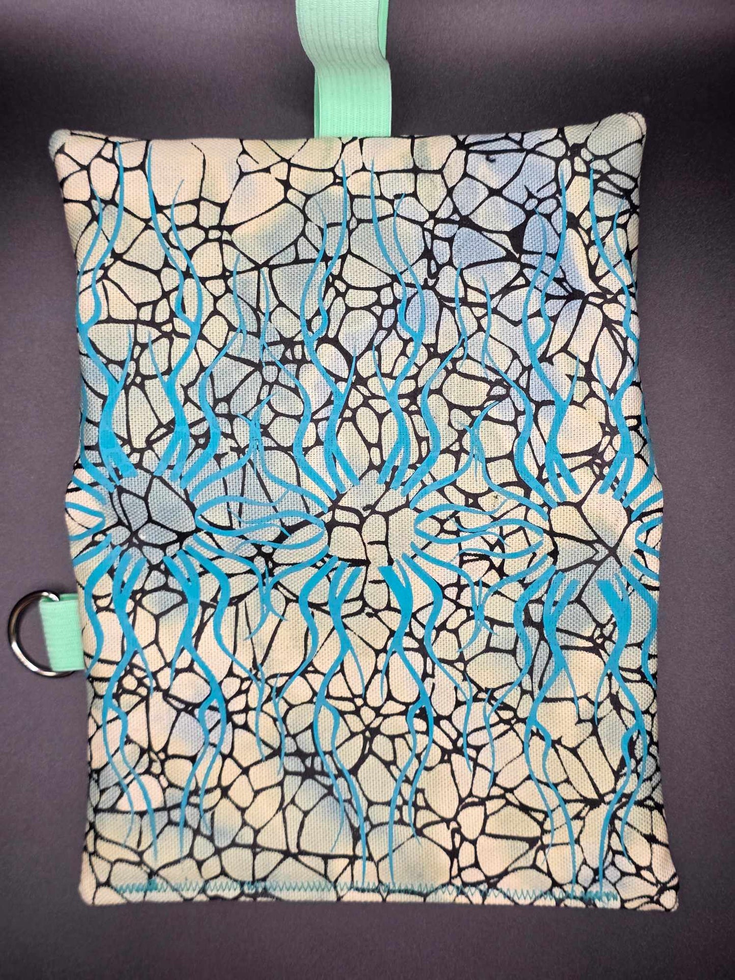 TT13.4 Tabacco pouch, tribals blue
