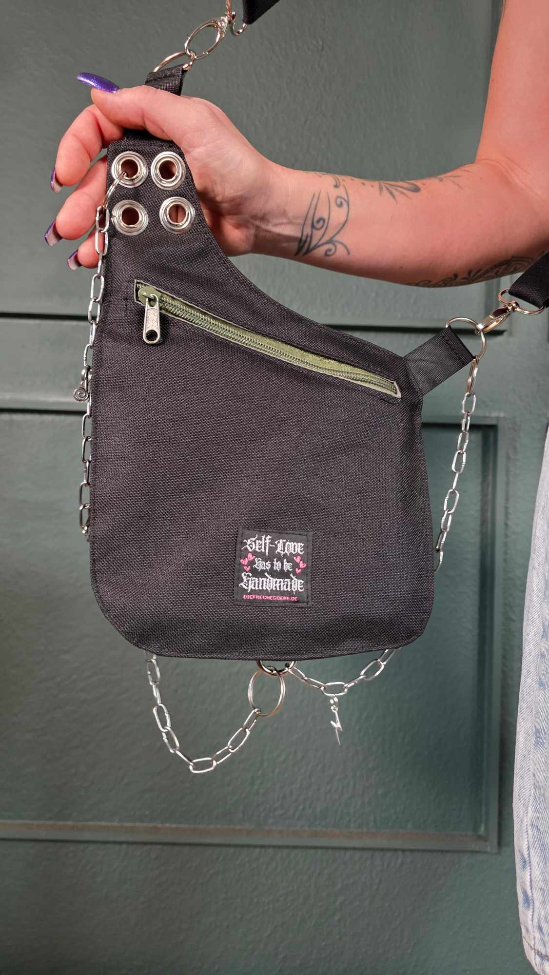 AB1.2 Pierced Bunny Holster Bag, black