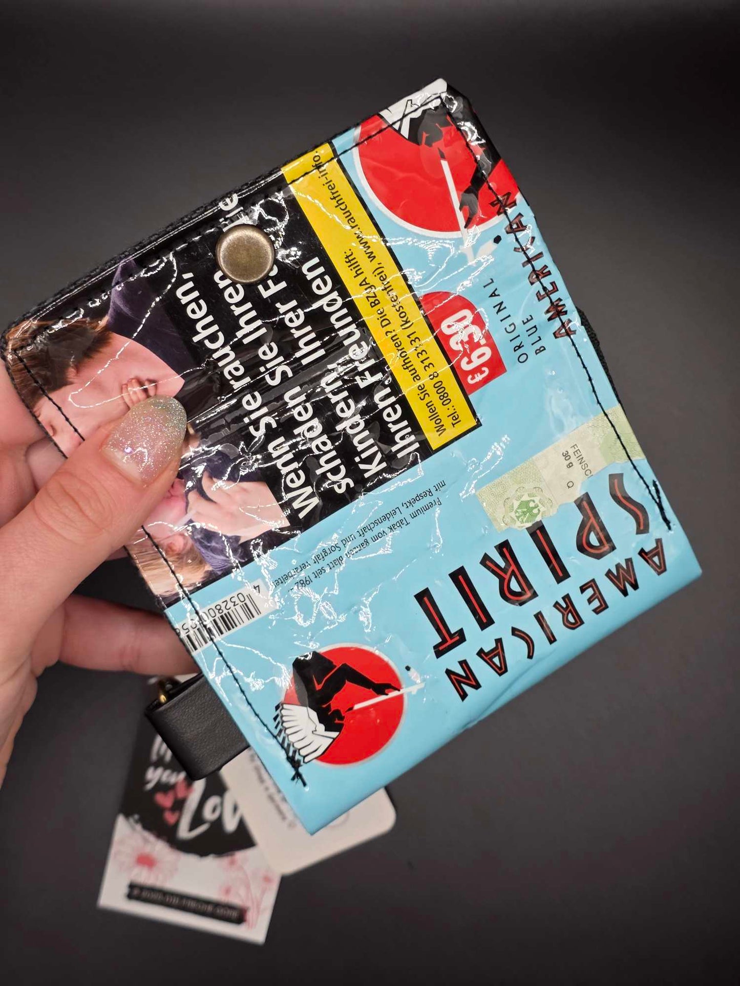 W11.8 wallet - upcycled, Hallo Katze inside