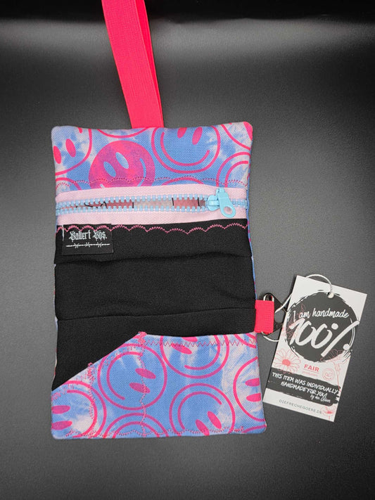 TT9.2 Tabacco pouch, Smileys