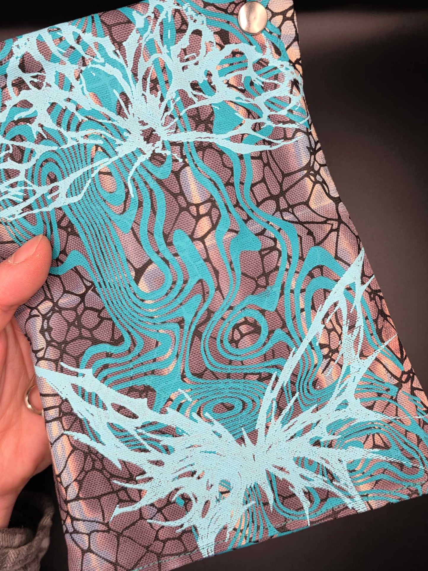 TT9.8 Tabacco pouch, Trippy Butterfly