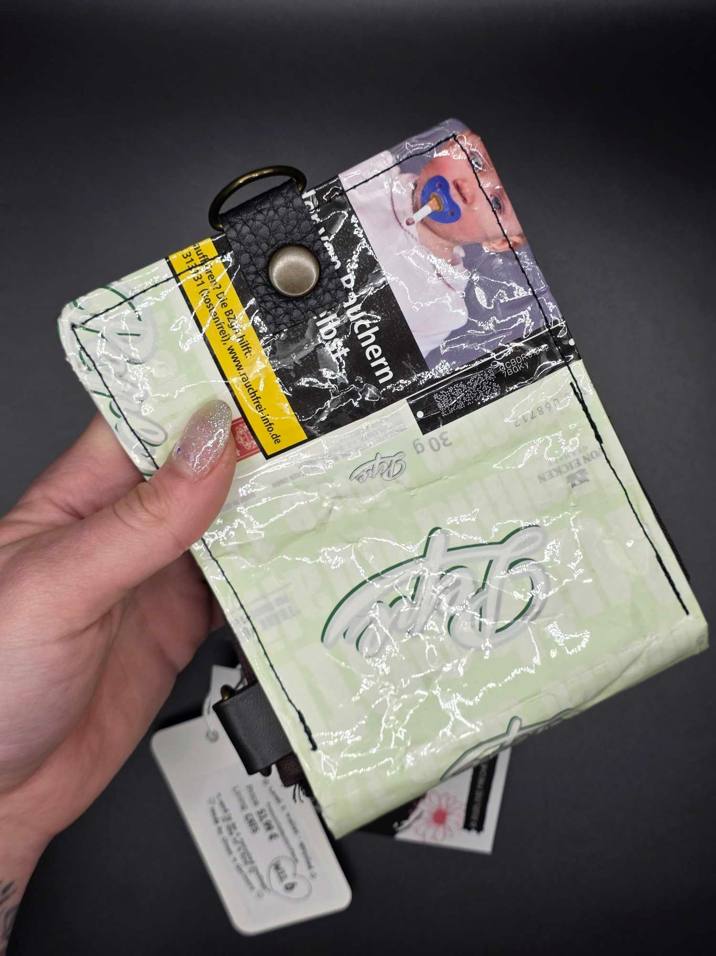 W11.6 wallet - upcycled, Cats inside