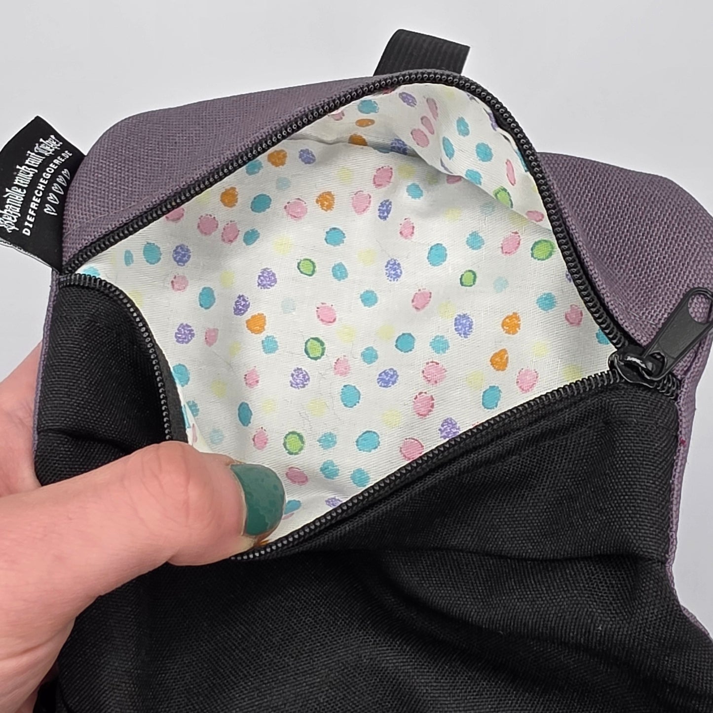 „Sun Moon Tarot" Tabaktasche Nr. 3 - DIE FRECHE GÖRE