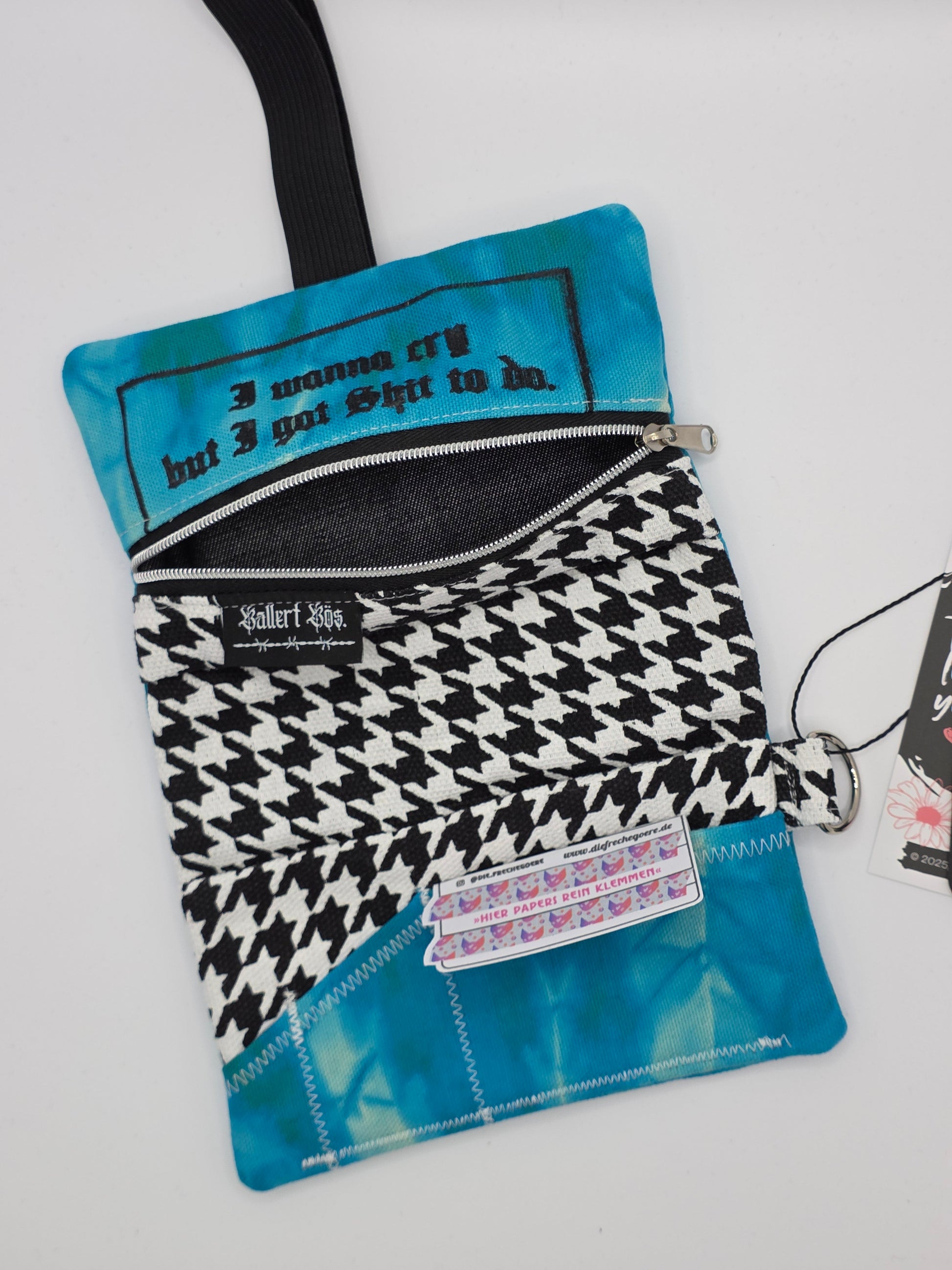 2.1 Tabacco pouch - blue batik - DIE FRECHE GÖRE