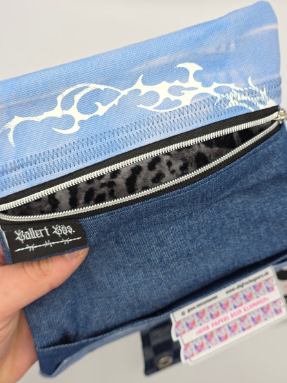 2.5 Tabacco pouch - light blue batik - DIE FRECHE GÖRE