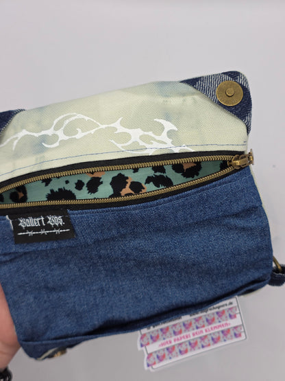 2.6 Tabacco pouch - light blue batik - DIE FRECHE GÖRE