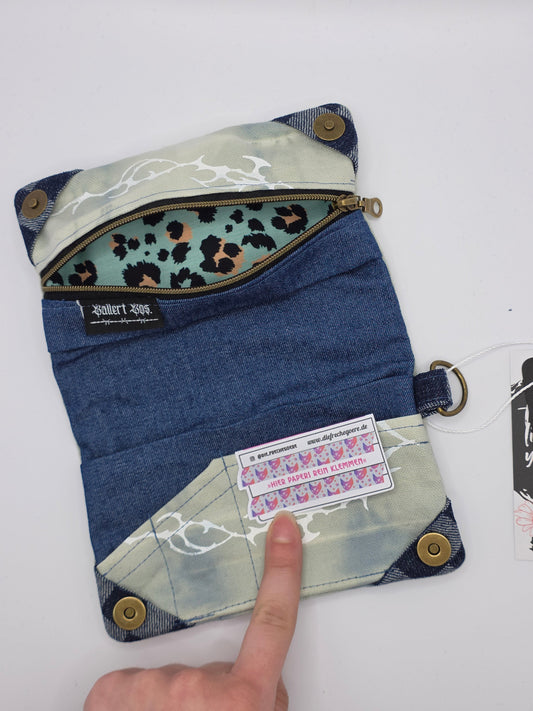 2.6 Tabacco pouch - light blue batik - DIE FRECHE GÖRE