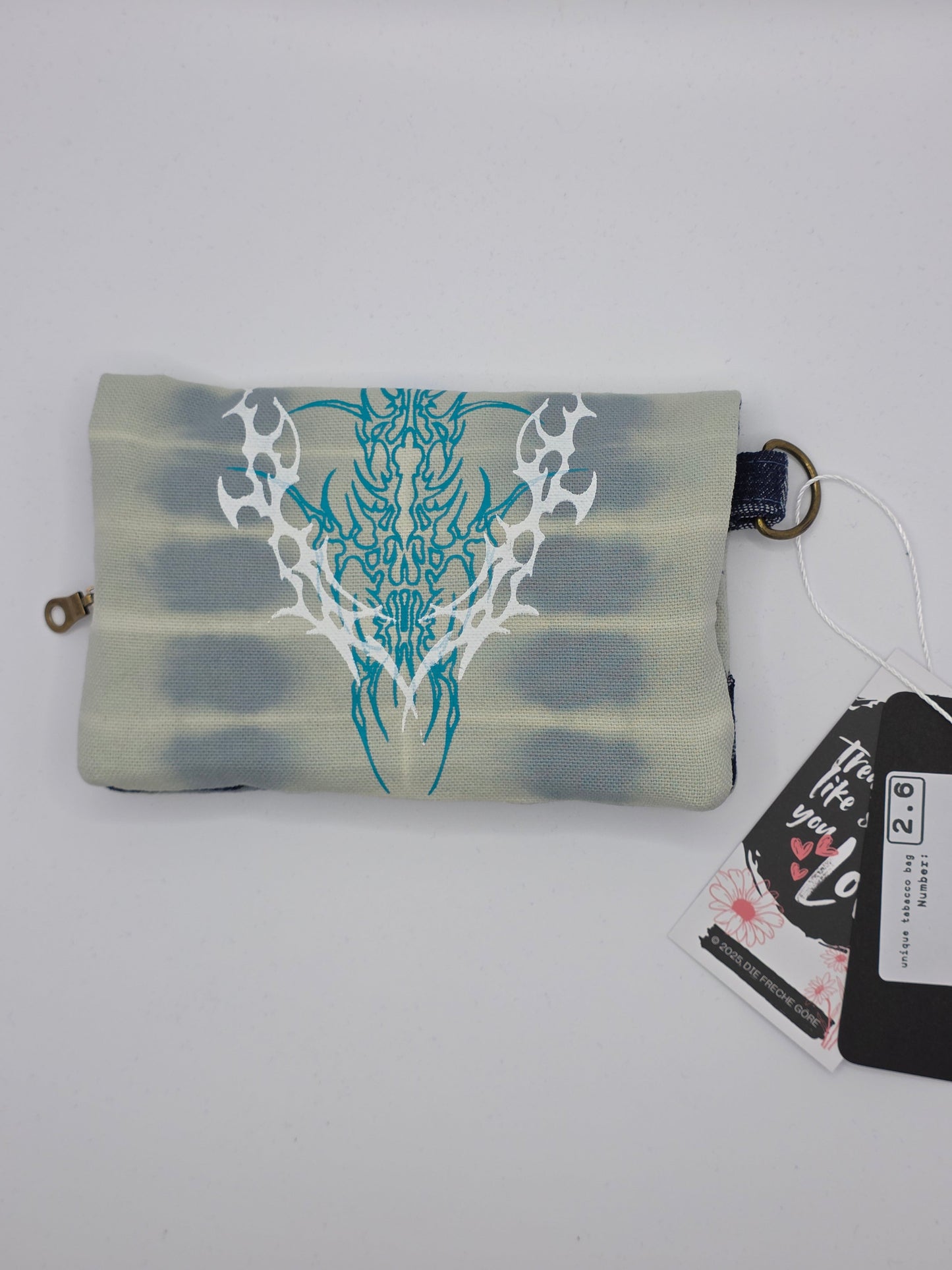2.6 Tabacco pouch - light blue batik - DIE FRECHE GÖRE