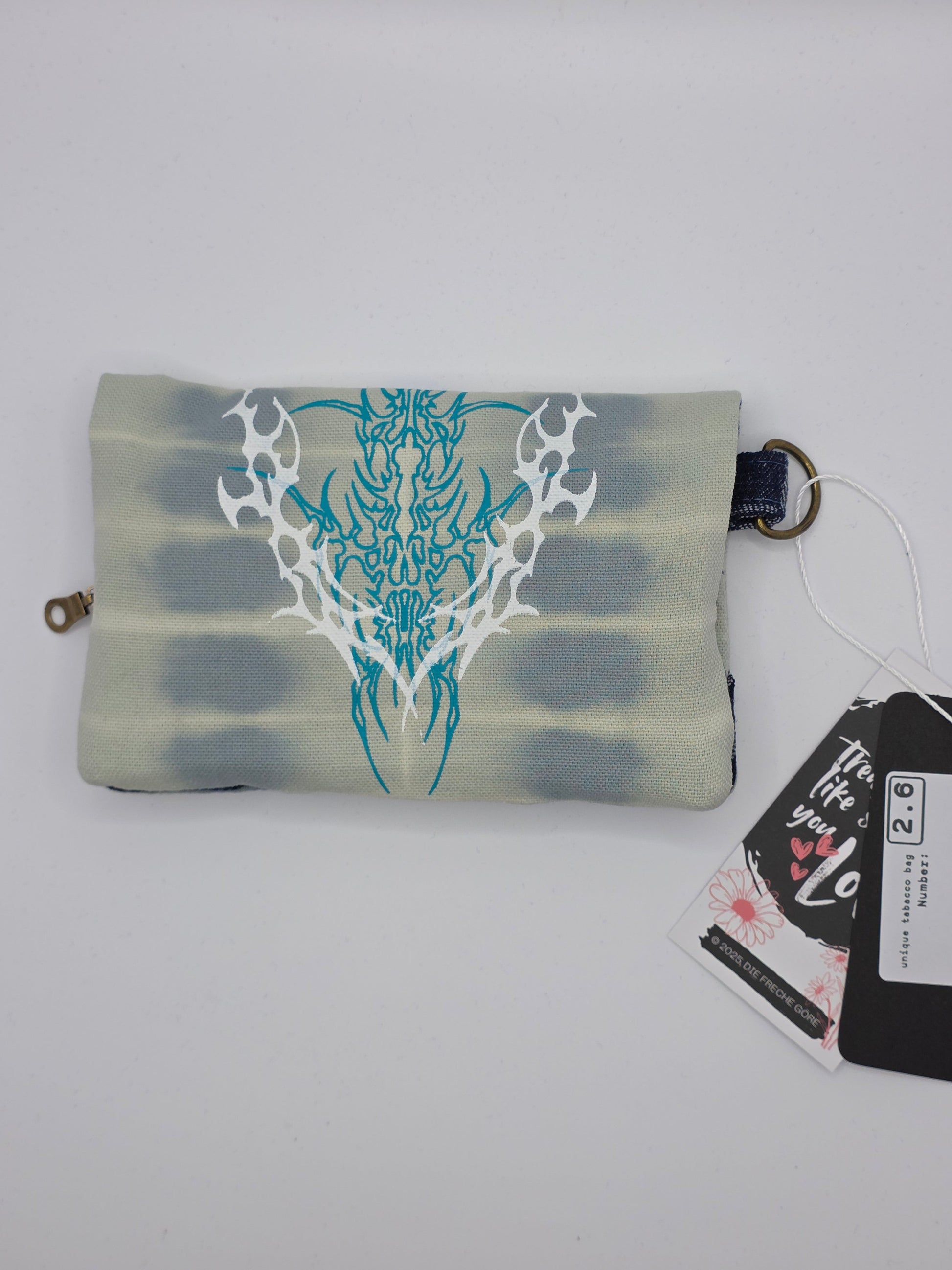 2.6 Tabacco pouch - light blue batik - DIE FRECHE GÖRE