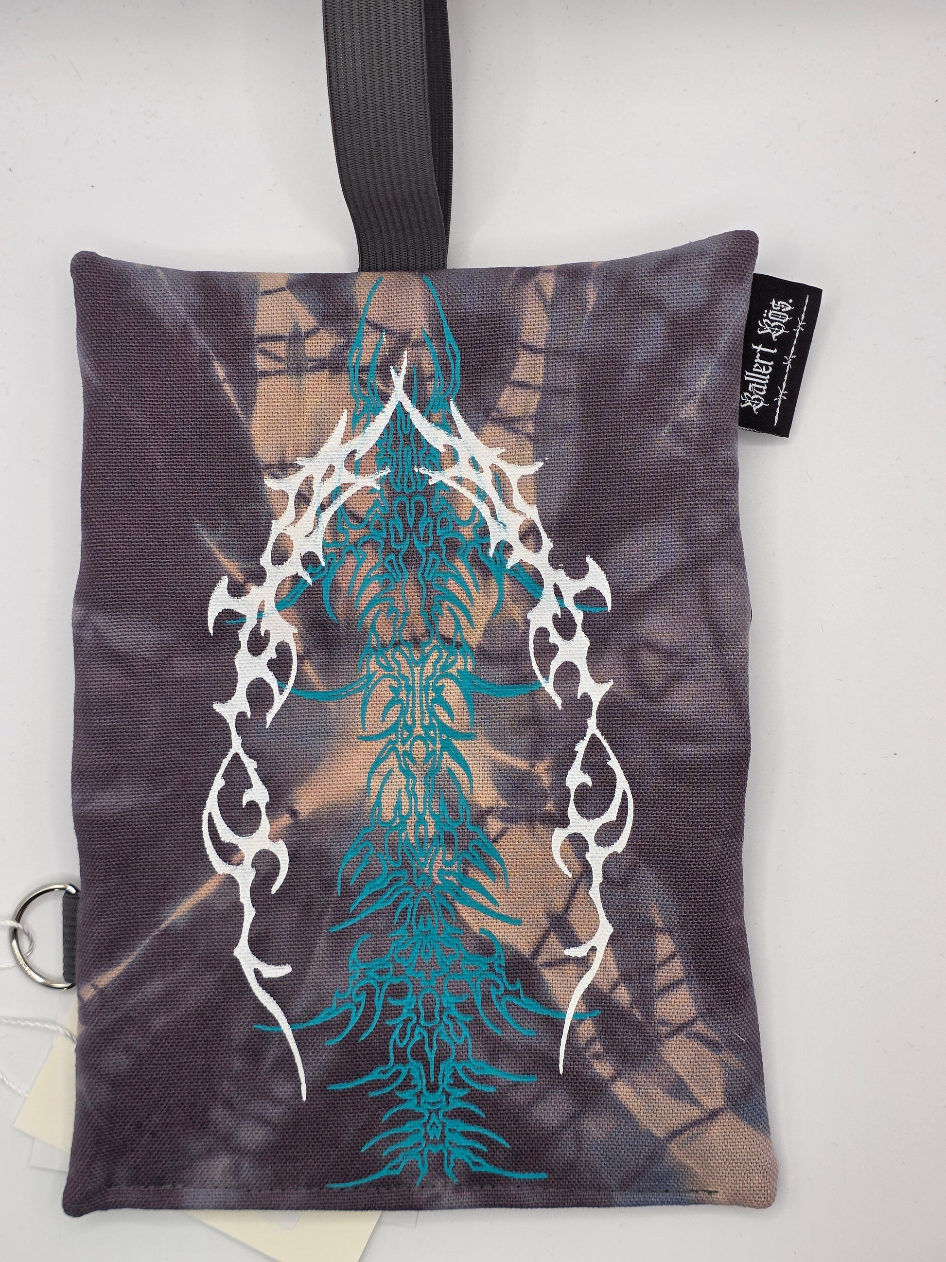 3.13 Tabacco pouch, Tribals, gray batik - DIE FRECHE GÖRE
