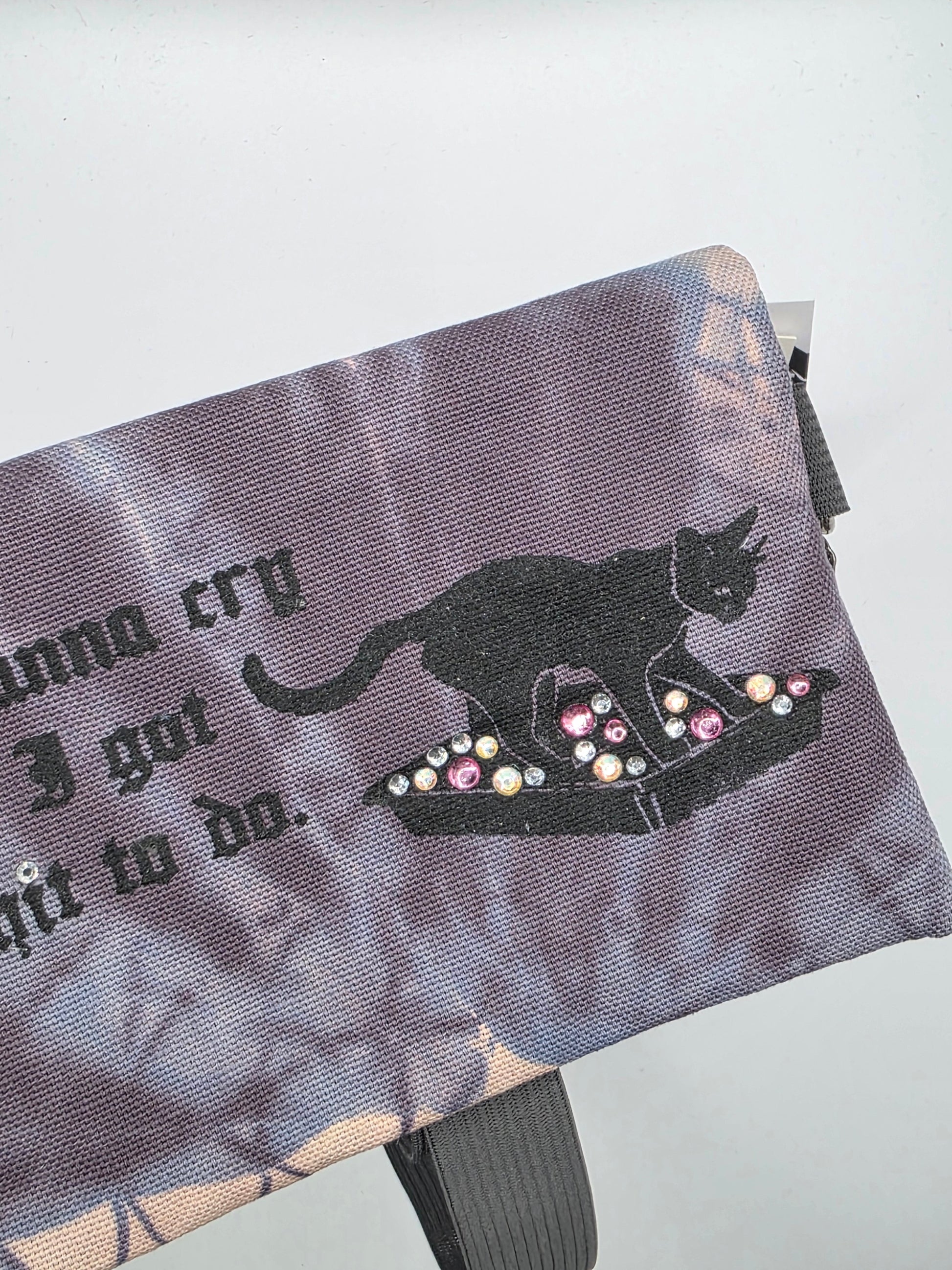 3.15 Tabacco pouch, Cry, gray batik - DIE FRECHE GÖRE