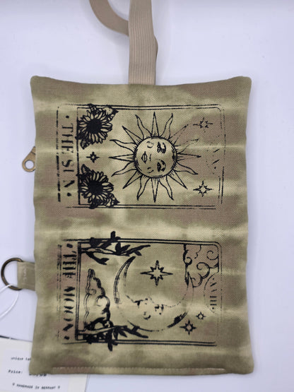 3.4 Tabacco pouch, Sun&Moon Tarot, salbei batik - DIE FRECHE GÖRE