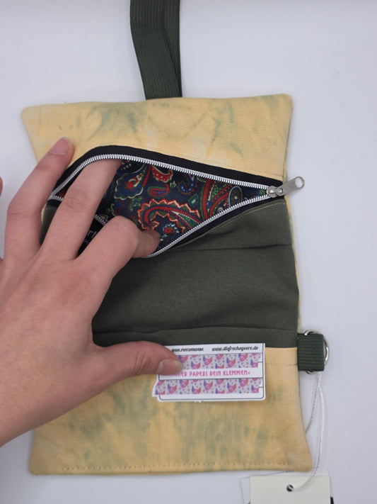 3.5 Tabacco pouch, Sun&Moon Tarot, green batik - DIE FRECHE GÖRE