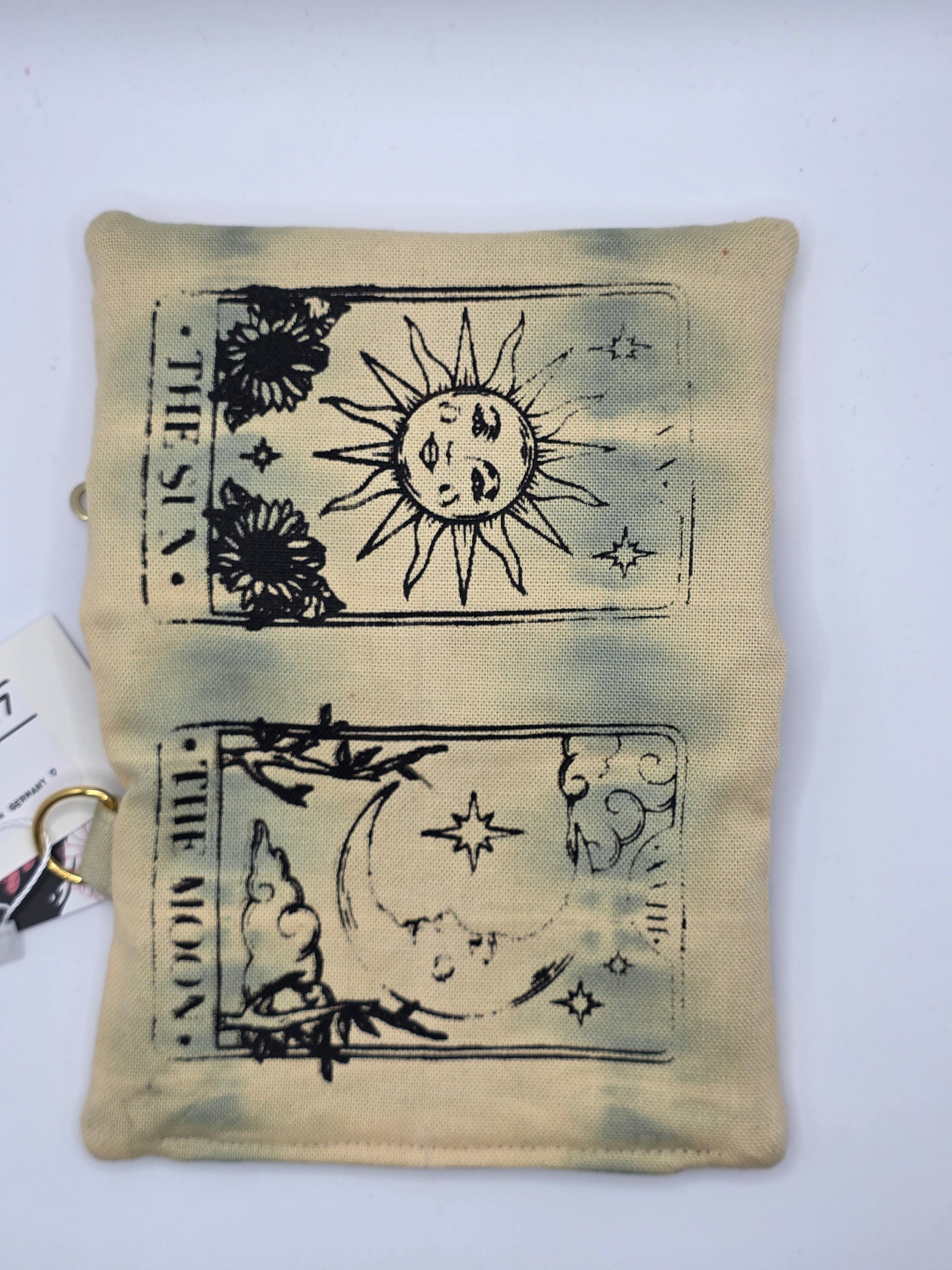 3.7 Tabacco pouch, Sun&Moon Tarot, green batik - DIE FRECHE GÖRE