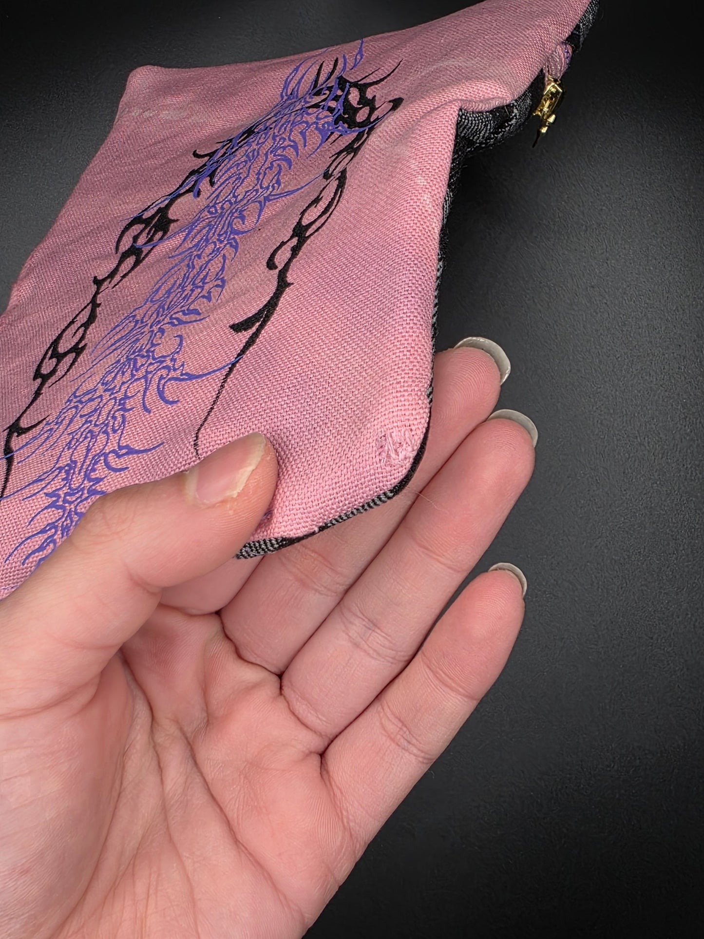 4.10 Tabacco pouch, Tribals, pink batik (B - Ware*) - DIE FRECHE GÖRE