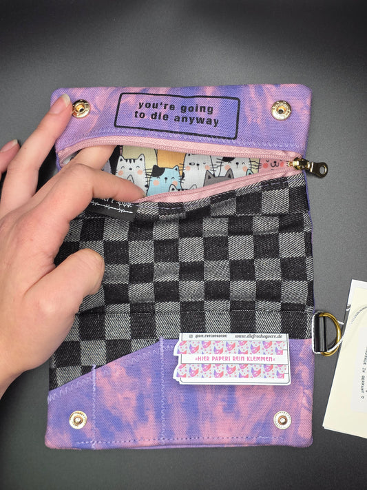 4.11 Tabacco pouch, Tribals, purple batik - DIE FRECHE GÖRE