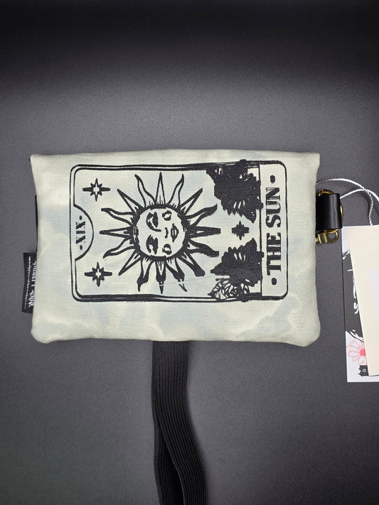 4.2 Tabacco pouch, Sun&Moon Tarot, smokey light blue batik (B - Ware*) - DIE FRECHE GÖRE