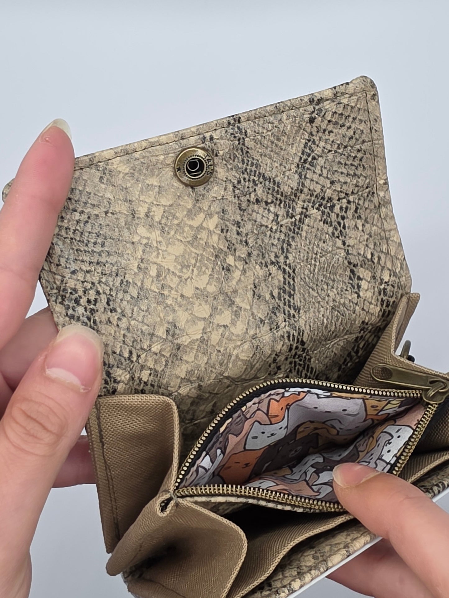 4.3 upcycling wallet, beige Cats - DIE FRECHE GÖRE