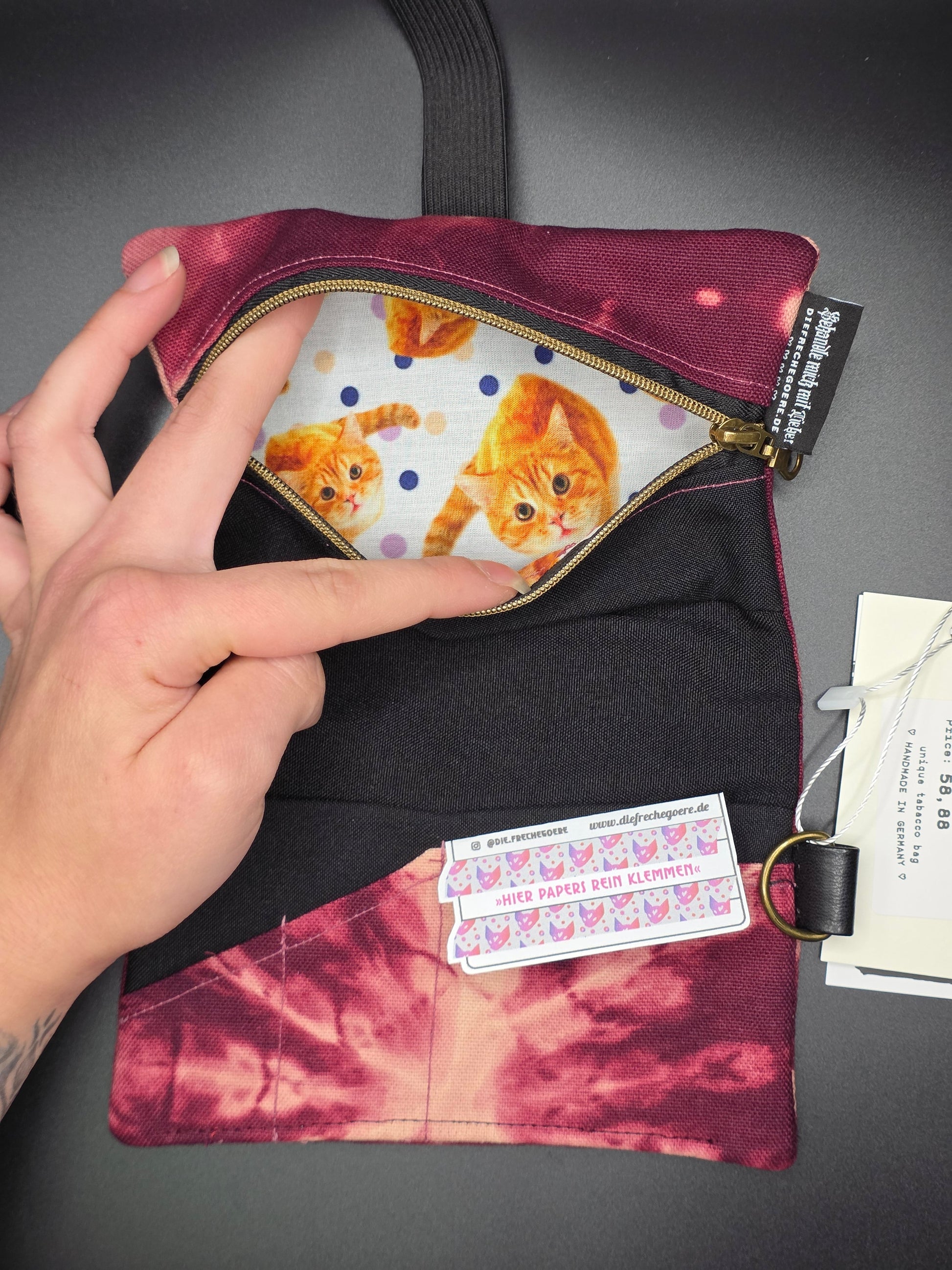 4.6 Tabacco pouch, Sun&Moon Tarot, burgundy batik (B - Ware*) - DIE FRECHE GÖRE