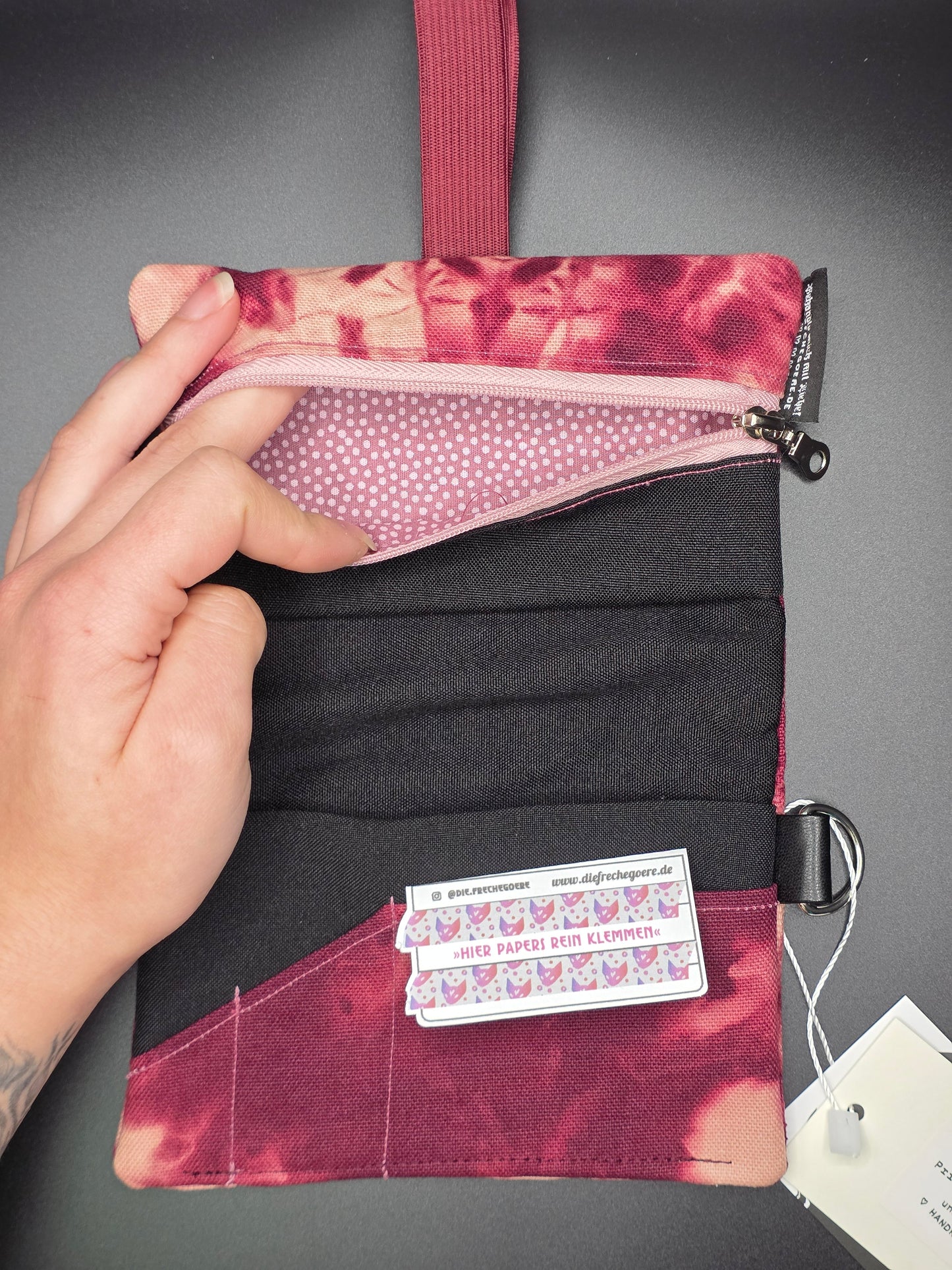 4.7 Tabacco pouch, Sun&Moon Tarot, burgundy batik (B - Ware*) - DIE FRECHE GÖRE