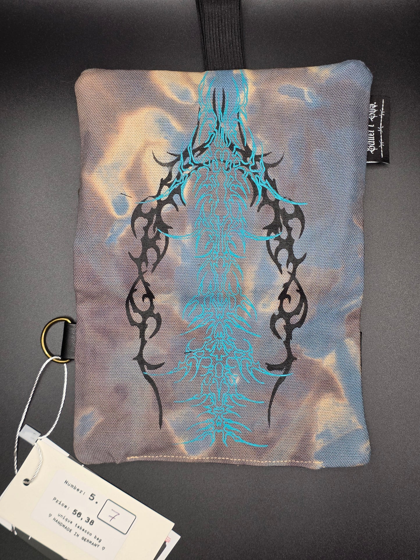 5.7 Tabacco pouch, Tribals, gray batik - DIE FRECHE GÖRE