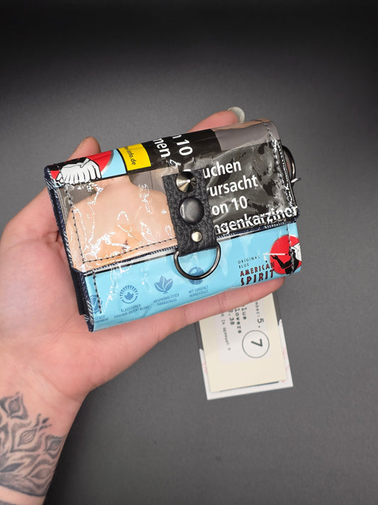 5.7 upcycling wallet - BLUE FLOWERS - DIE FRECHE GÖRE