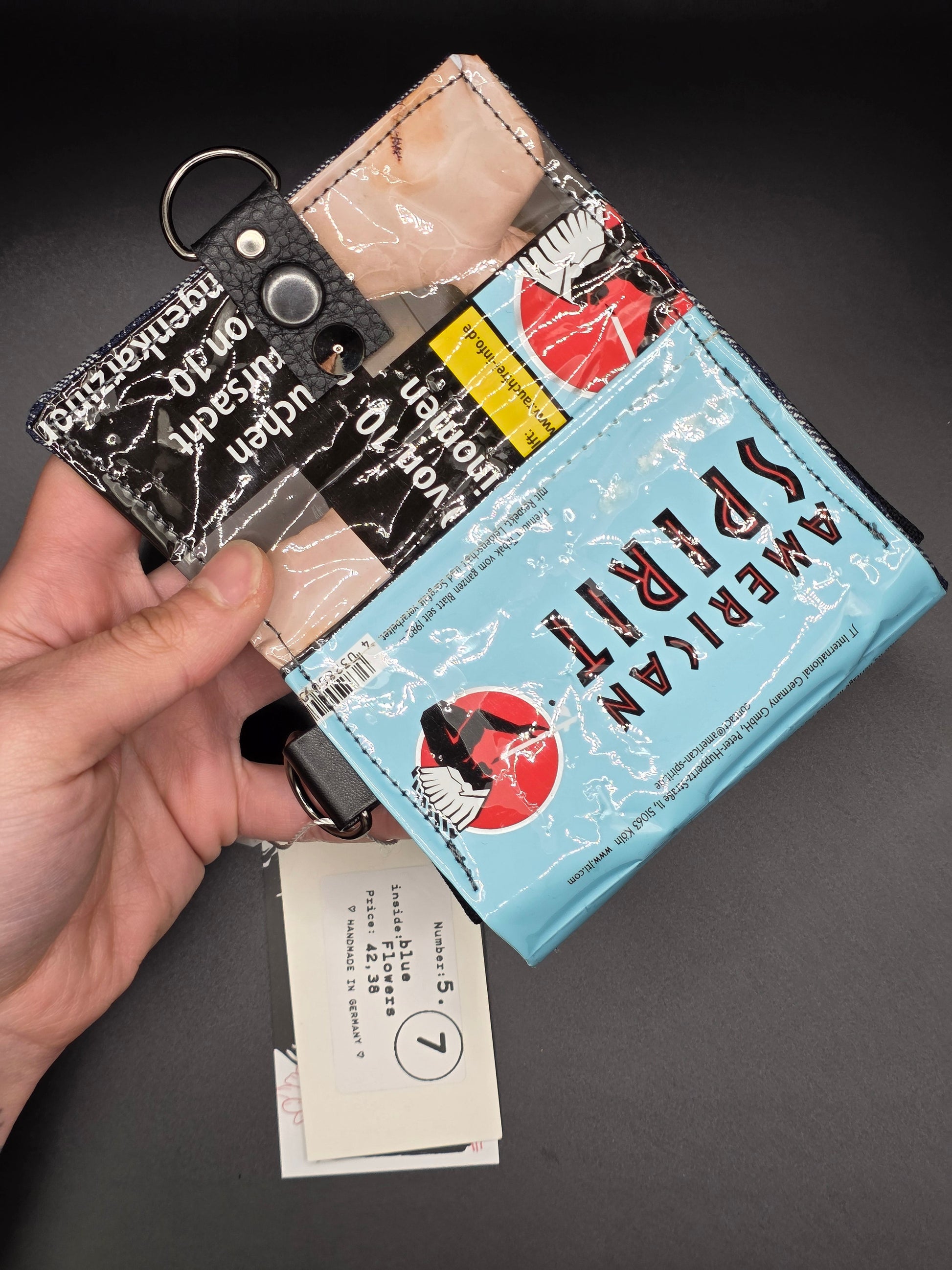 5.7 upcycling wallet - BLUE FLOWERS - DIE FRECHE GÖRE