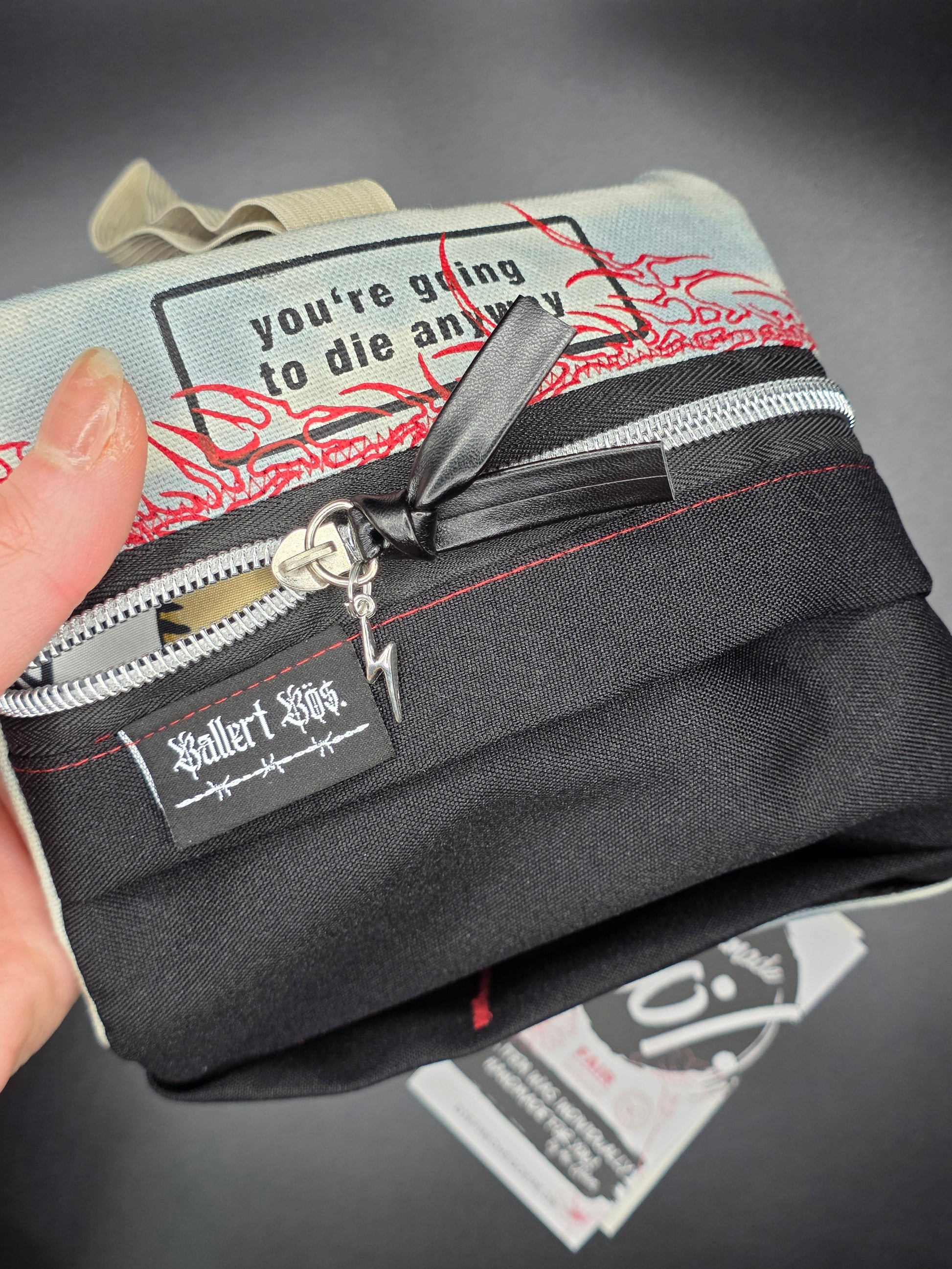 6.10 Tabacco pouch, red tribals, smokey blue batik - DIE FRECHE GÖRE