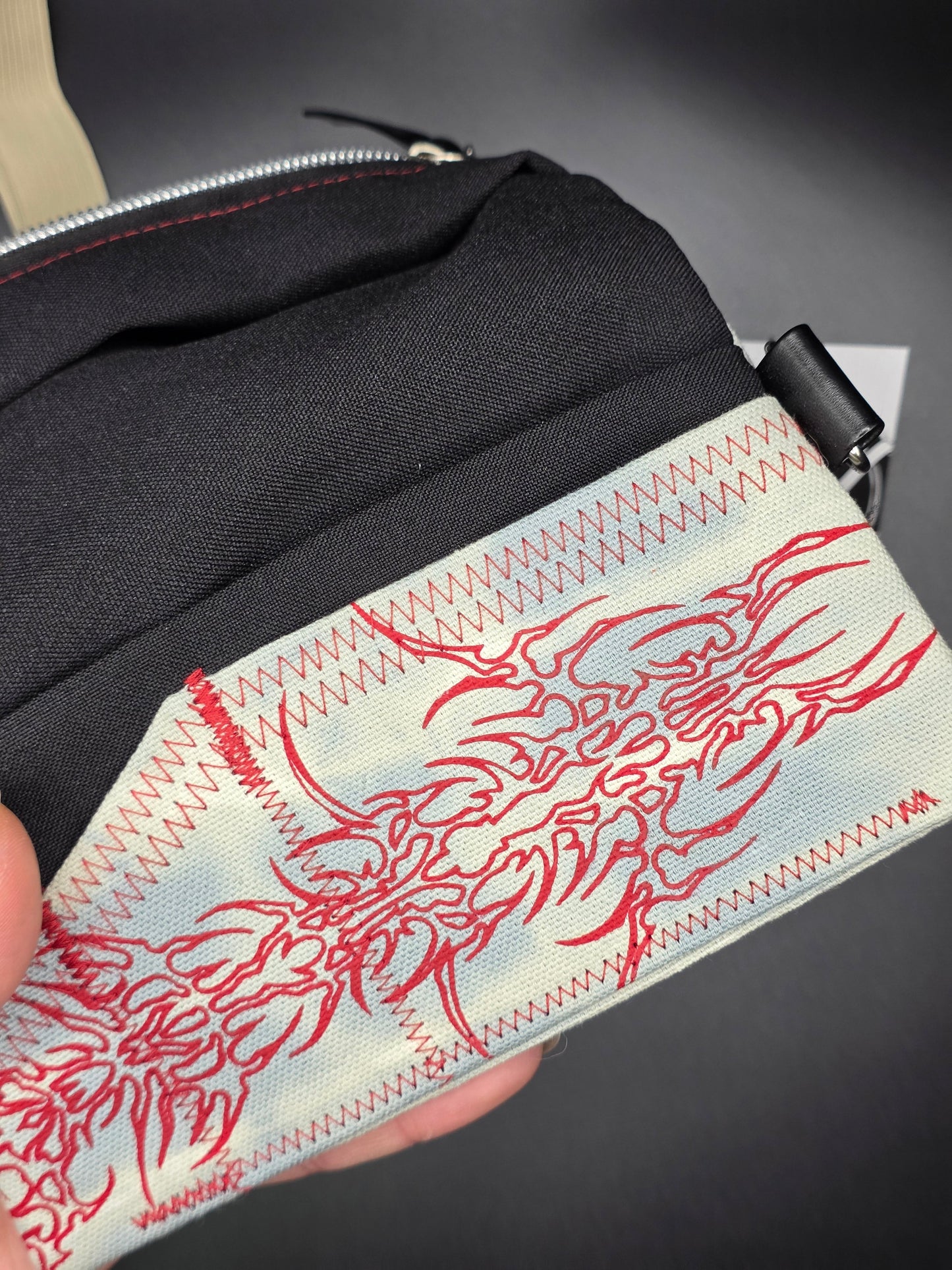 6.10 Tabacco pouch, red tribals, smokey blue batik - DIE FRECHE GÖRE