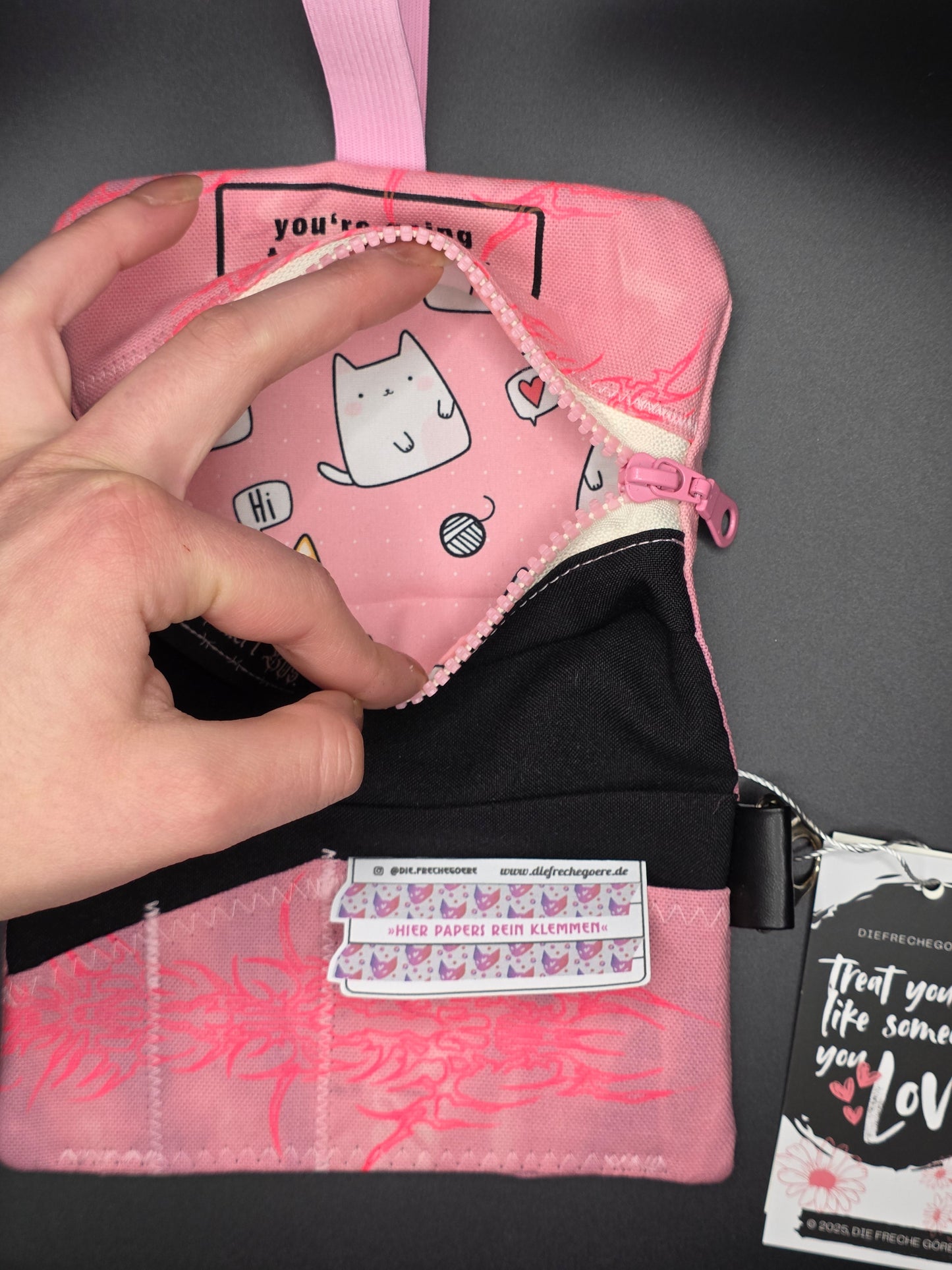 6.3 Tabacco pouch, pink Tribals, pink batik - DIE FRECHE GÖRE