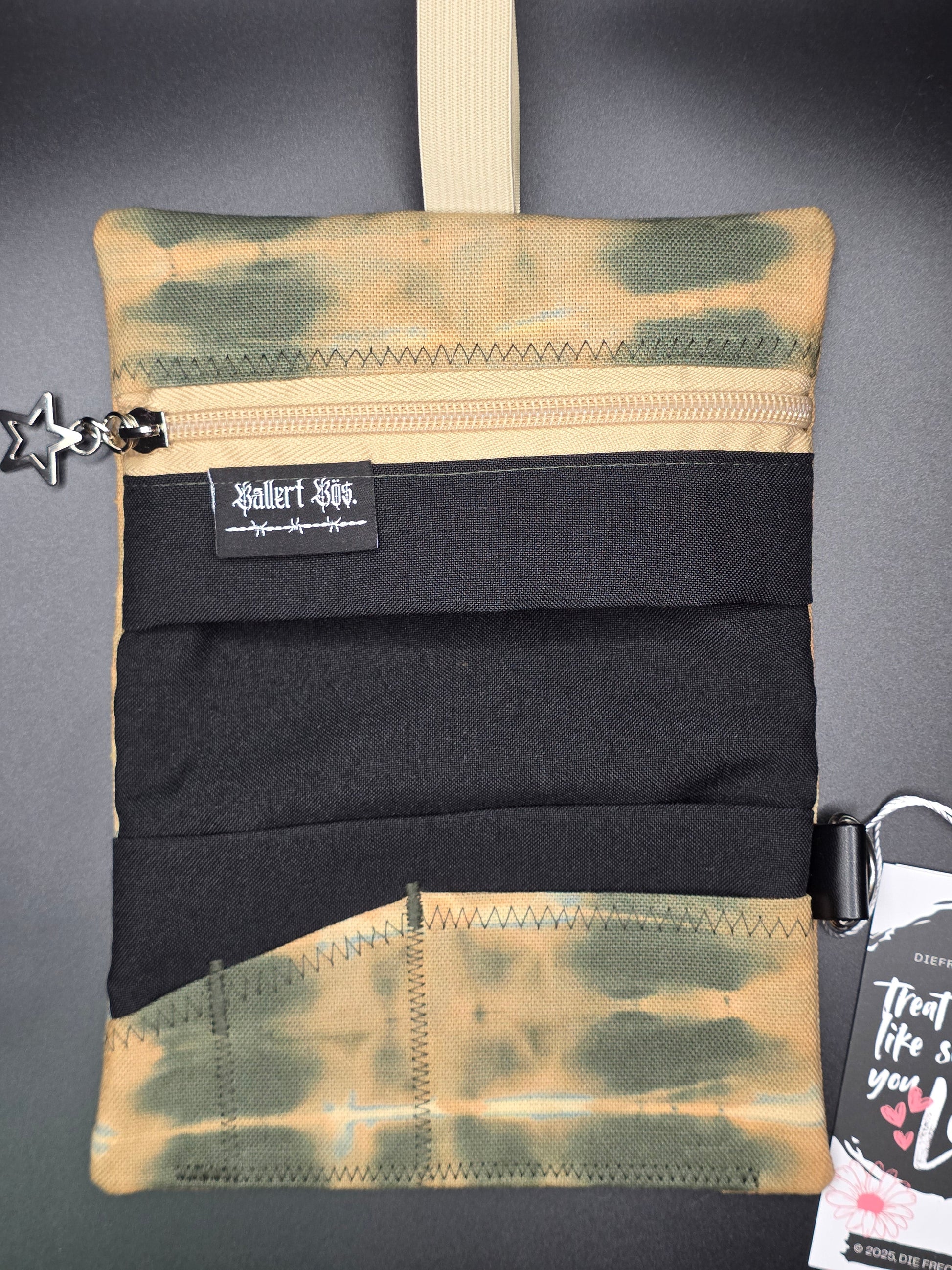 6.4 Tabacco pouch, metatrons, green batik - DIE FRECHE GÖRE