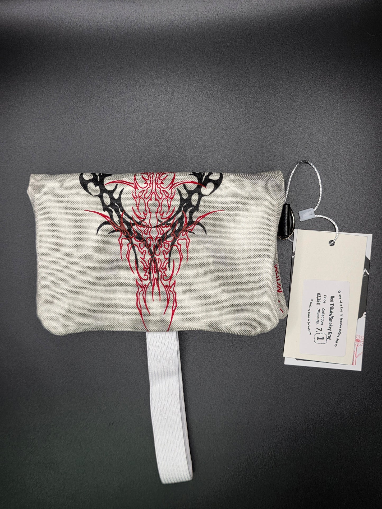 7.1 Tabacco pouch, red tribals, smokey batik - DIE FRECHE GÖRE