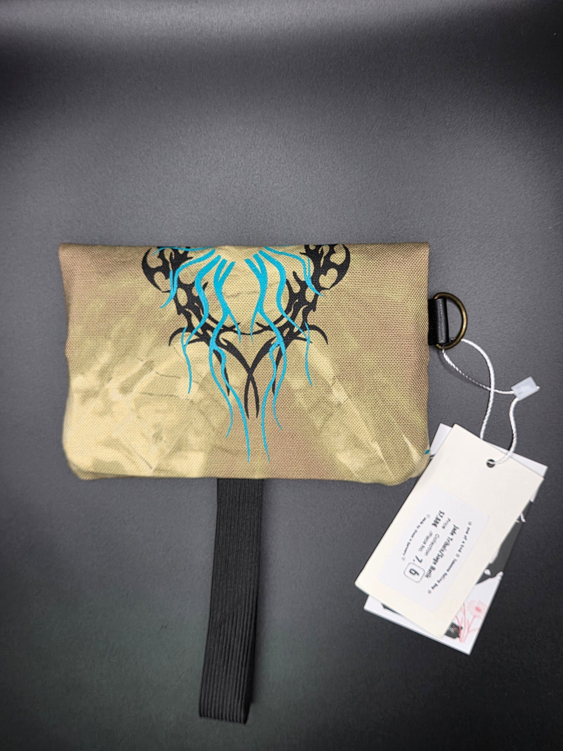 7.6 Tabacco pouch, Tribals, sage green batik - DIE FRECHE GÖRE