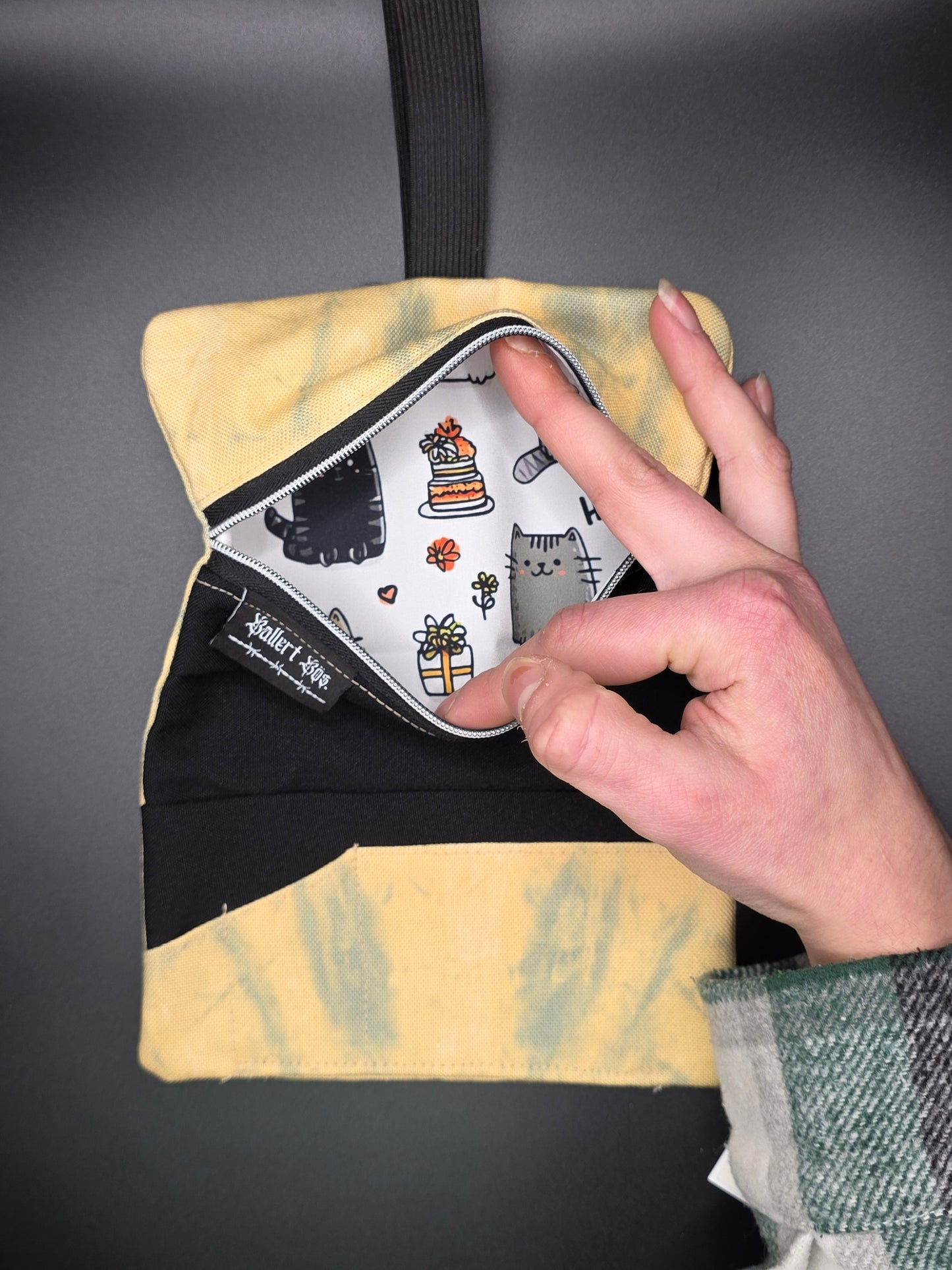 7.9 Tabacco pouch, Metatrons Cube, minty yellow batik - DIE FRECHE GÖRE