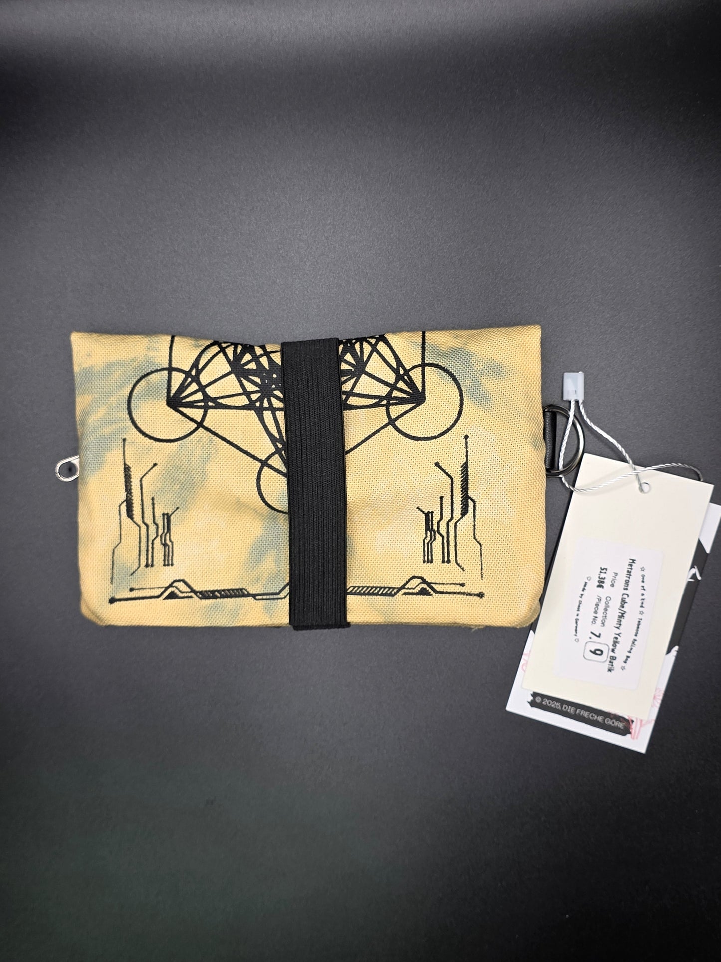 7.9 Tabacco pouch, Metatrons Cube, minty yellow batik - DIE FRECHE GÖRE