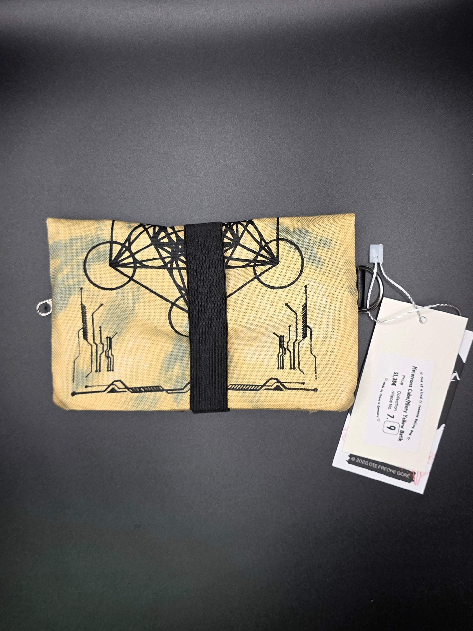7.9 Tabacco pouch, Metatrons Cube, minty yellow batik - DIE FRECHE GÖRE