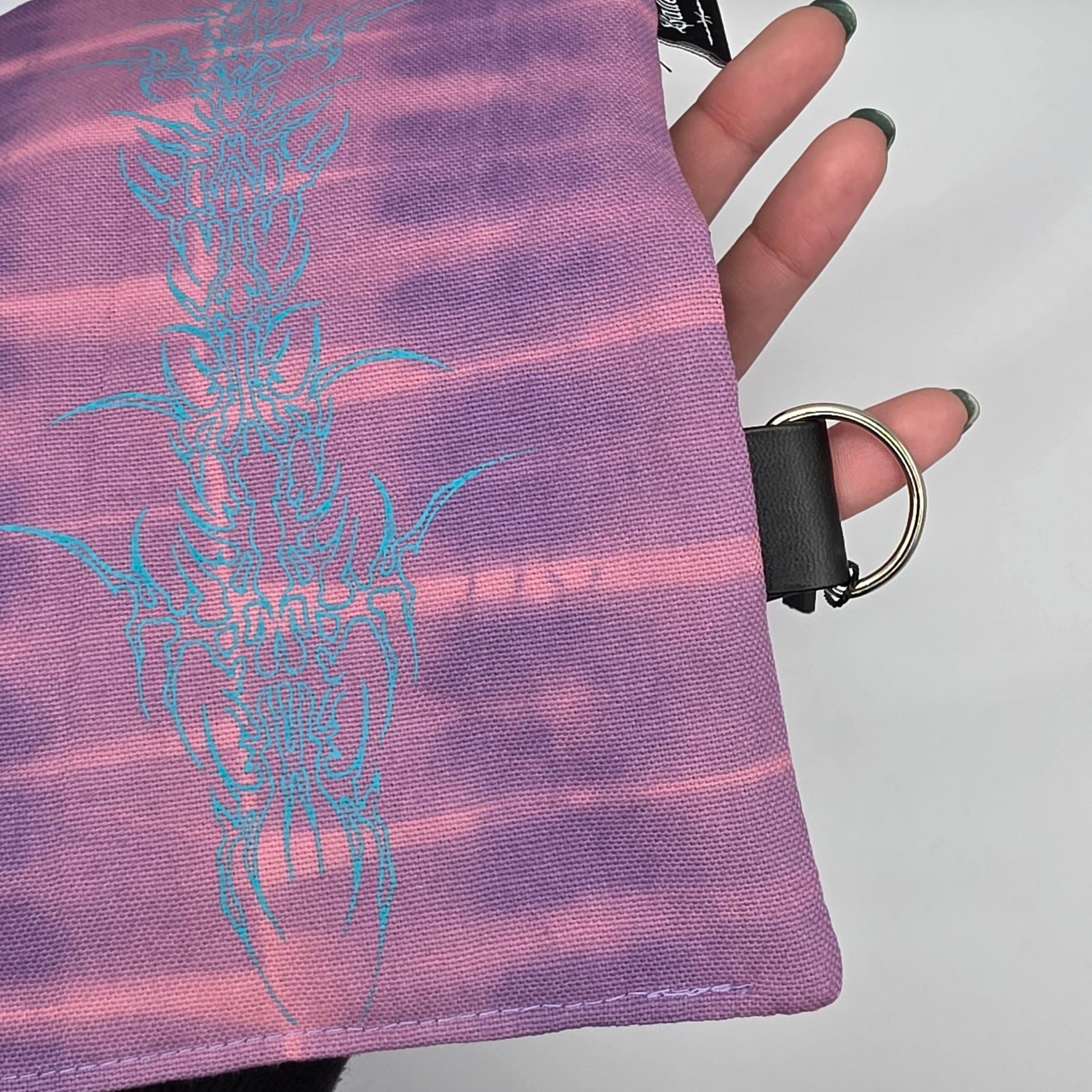 Batik „Jade Tribals" Tabaktasche Nr. 9 - DIE FRECHE GÖRE