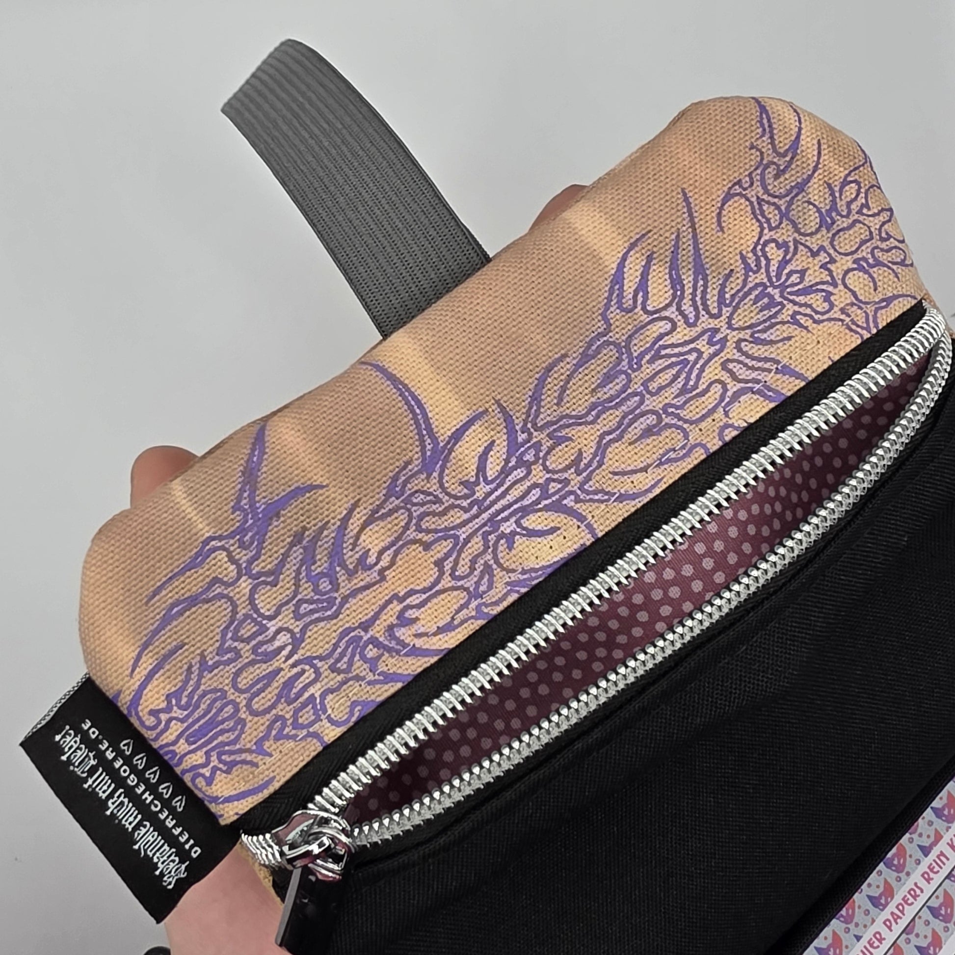 Batik „Tribals" Tabaktasche Nr. 2 (Juni) - DIE FRECHE GÖRE