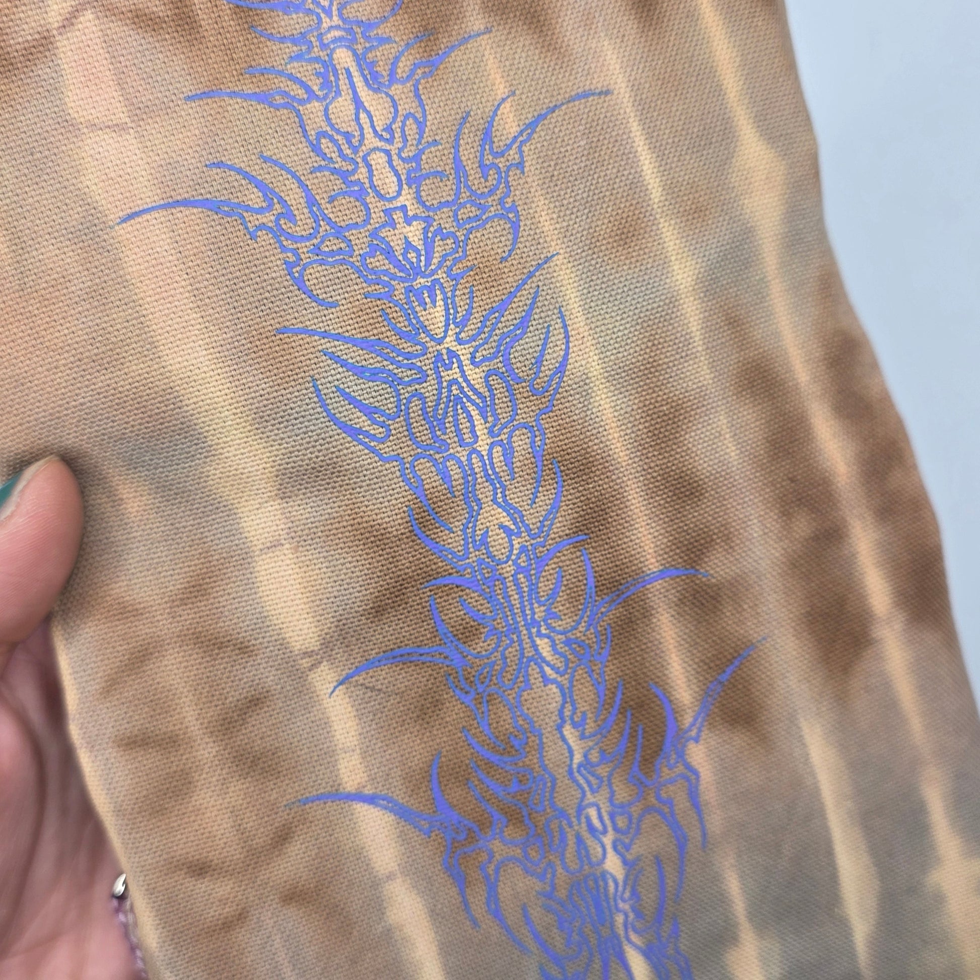 Batik „Tribals" Tabaktasche Nr. 2 (Juni) - DIE FRECHE GÖRE